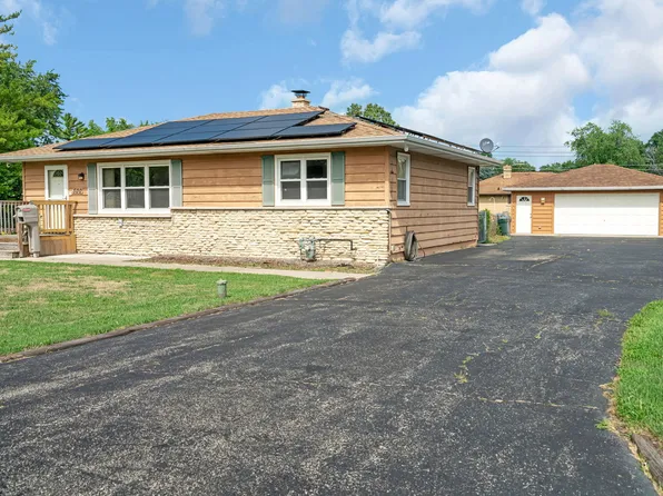 500 Siegmund St, Joliet, IL 60433