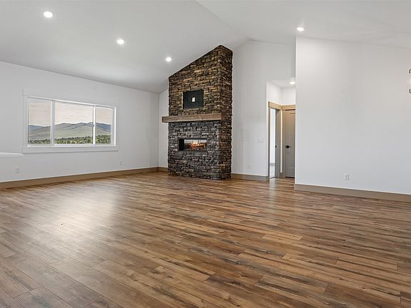 5th image of 4338 Christian Dr