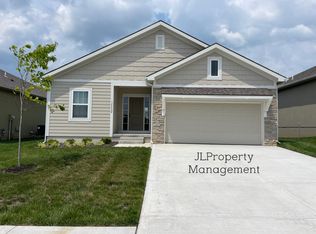 15332 Jessica St, Parkville, MO 64152