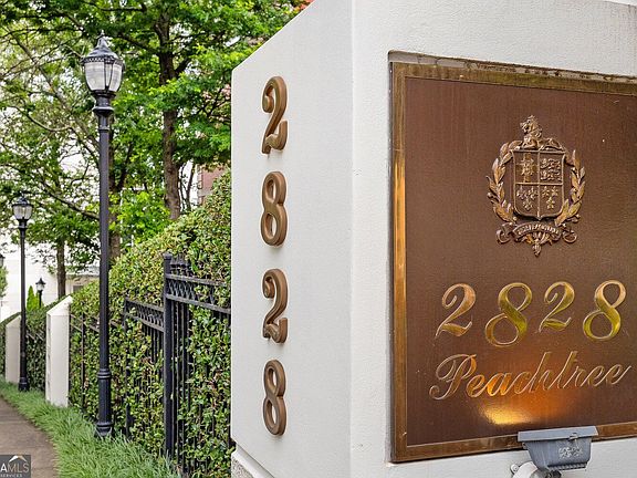 2nd image of 2828 Peachtree Rd NW APT 1204