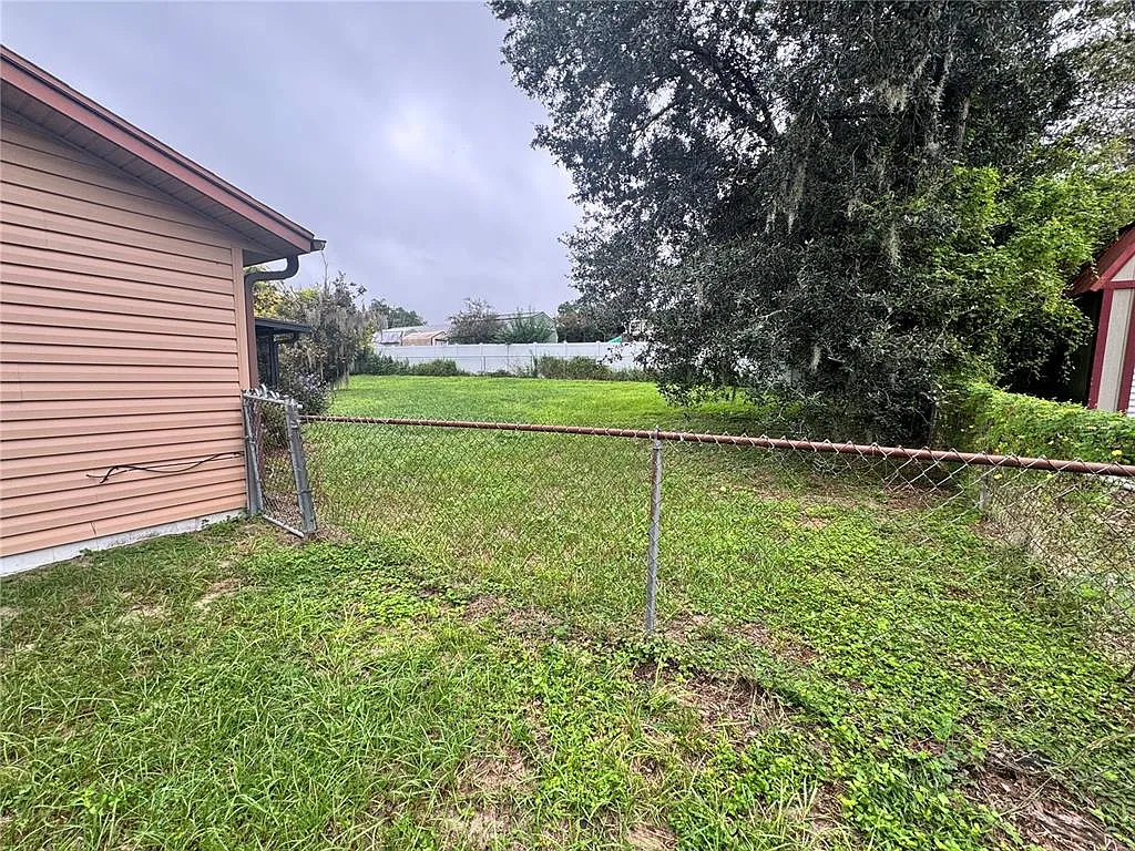 3 bed, 2.0 bath, 1424 sqft, $2,000 — Photo 3