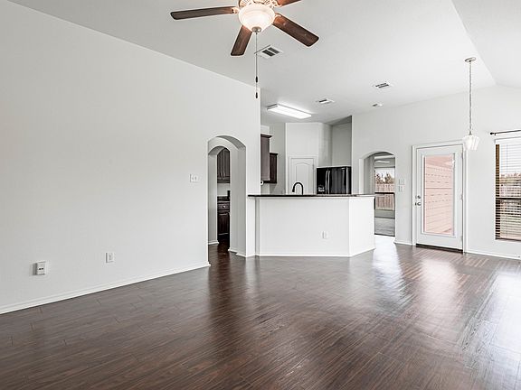 5th image of 209 Brookside Dr