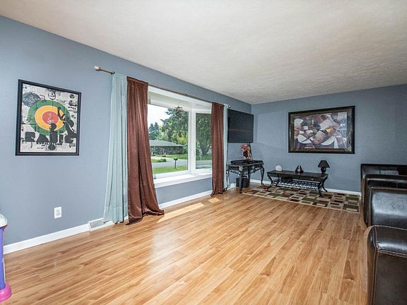4th image of 843 Aura Dr