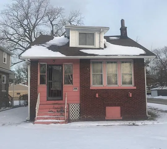 8457 S Vernon Ave photo 1