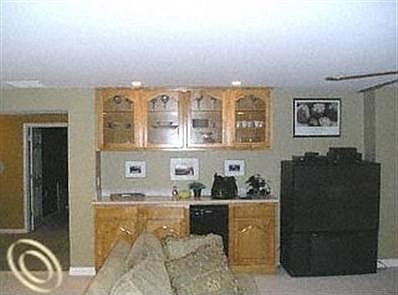 5th image of 37864 Huron Pointe Dr