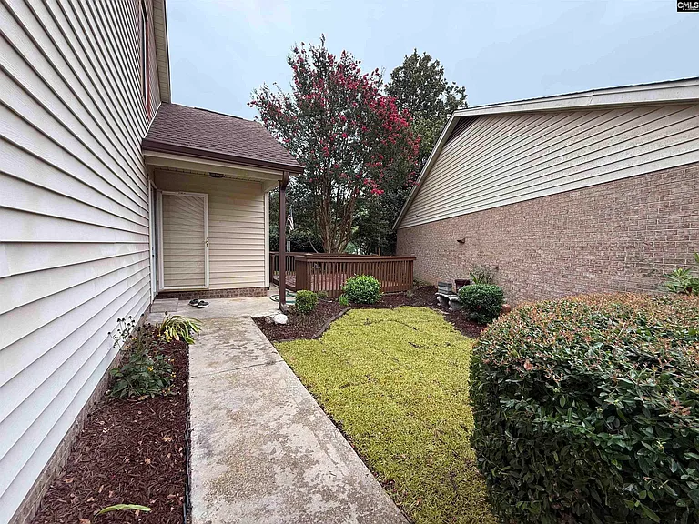104 Tee Ct — Photo 3