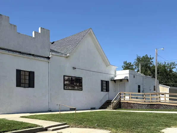 604 W Court St, Beatrice, NE 68310