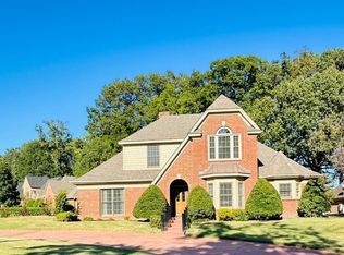 1292 Fairway Forest Dr E, Cordova, TN 38016