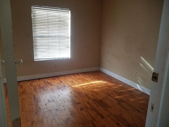 Front bedroom veiw 1