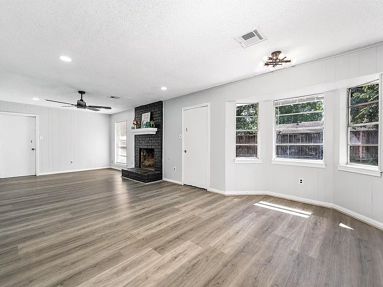 9014 Landwood Dr — Photo 12