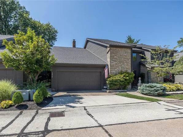 1070 Stonewood Ct, Westlake, OH 44145
