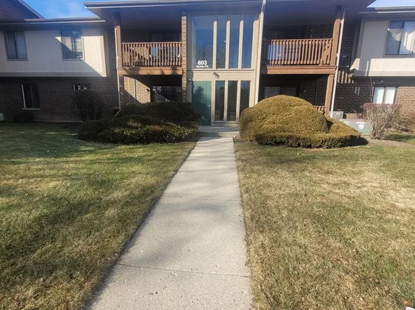 803 Garden Cir APT 7A, Streamwood, IL 60107
