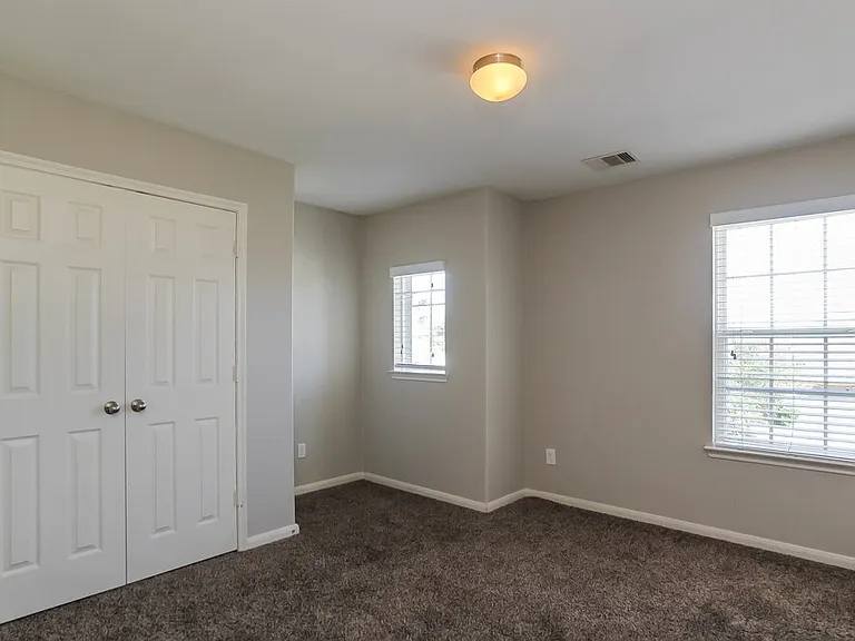 21835 Octavia Way — Photo 15
