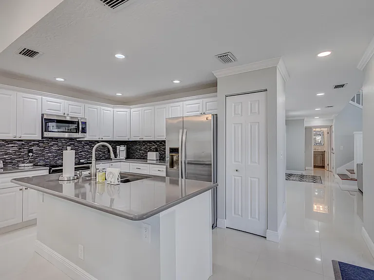 17 Selby Ln — Photo 20