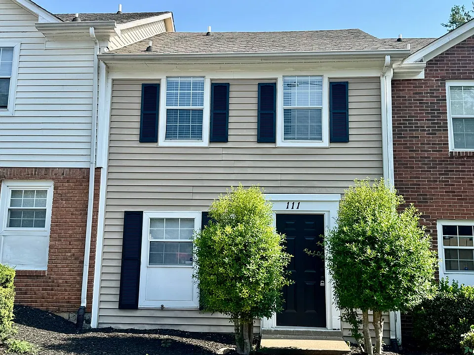 111 Carriage Pl