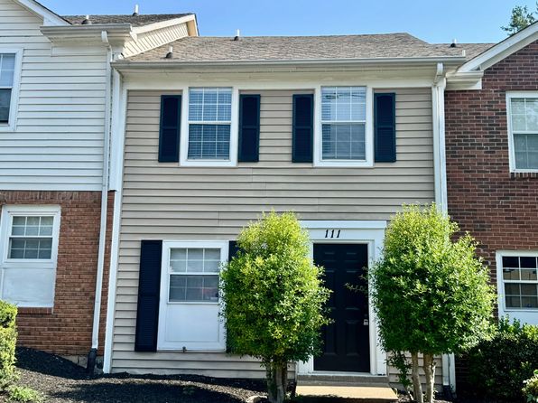 111 Carriage Pl