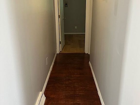 5th image of 1302 N Woodburn Ave