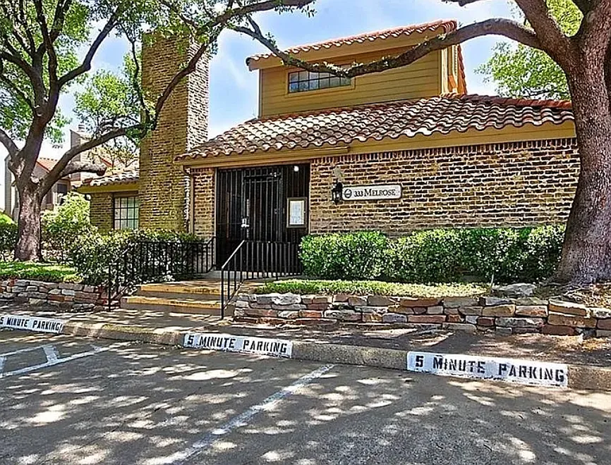 Building Photo - 333 Melrose Dr