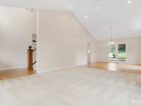 5th image of 6606 Troon Lane SE