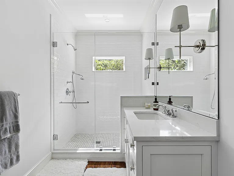 100 Pantigo Rd — Photo 11