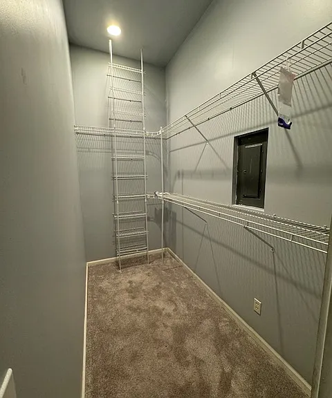 1st Floor - Primary Bedroom Cloest