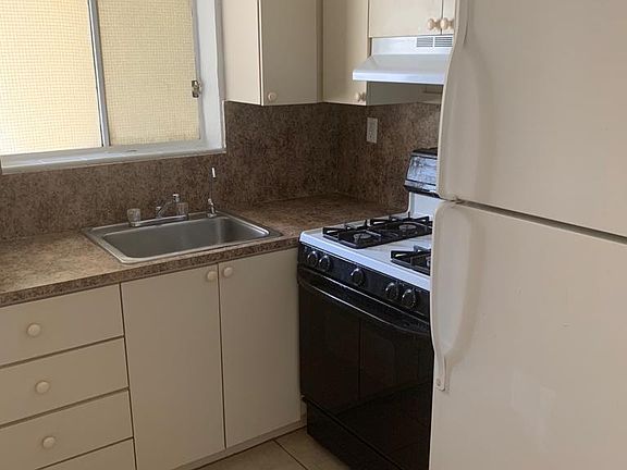 3rd image of 2799 E 4th Ave APT 03