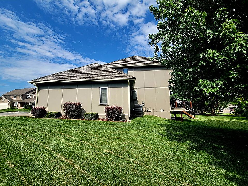 2nd image of 2228 SW Walden Ct