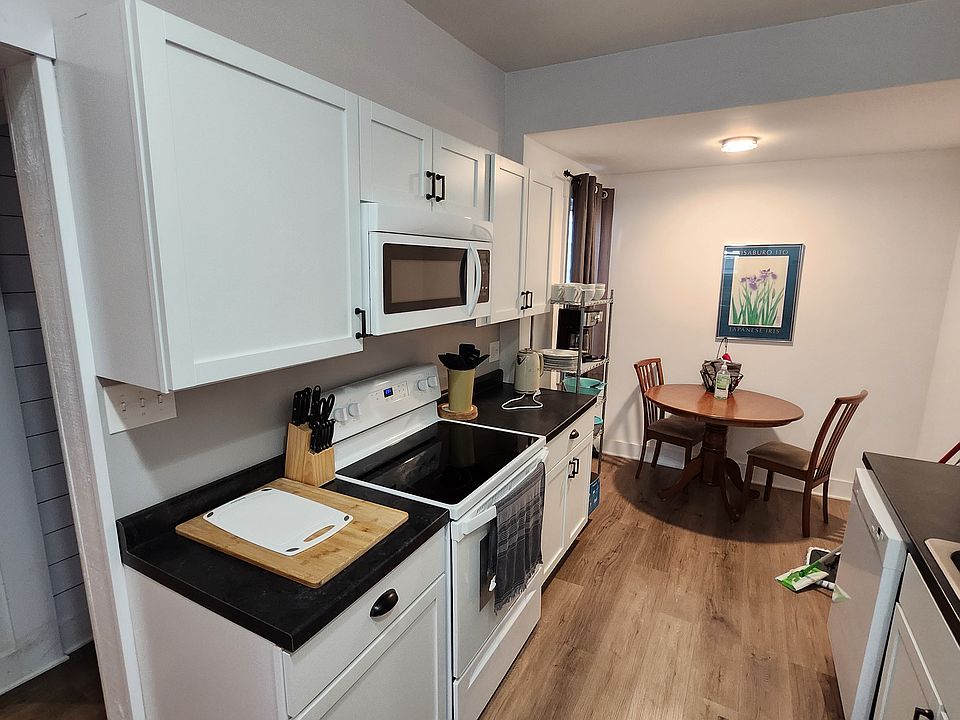 1st image of 1390 E 109th St #1