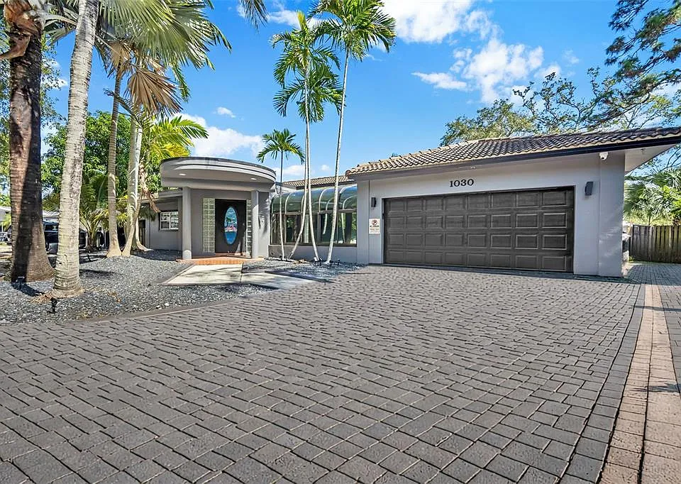 1030 SW 14th Ter