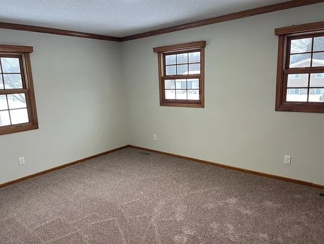 13016 Saratoga Ln N — Photo 12