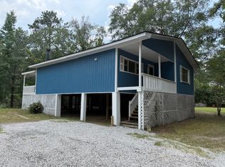 910 Roundtree Rd, Effingham, SC 29541