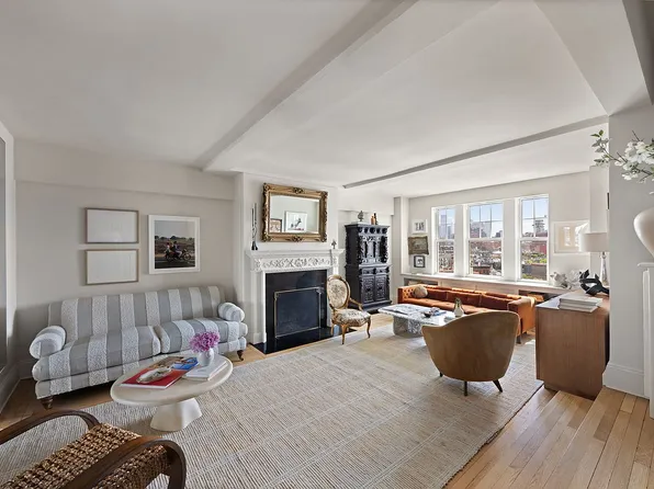 302 W 12th St APT 11F, New York, NY 10014