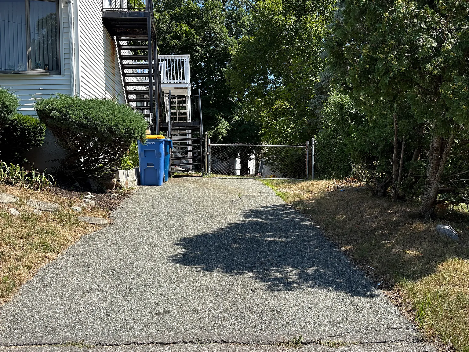 2 bed, 880 sqft, $2,050 — Photo 2