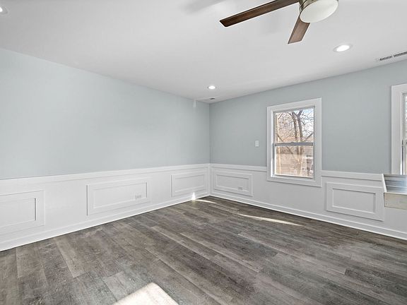 3rd image of 21616 Peterson Ave