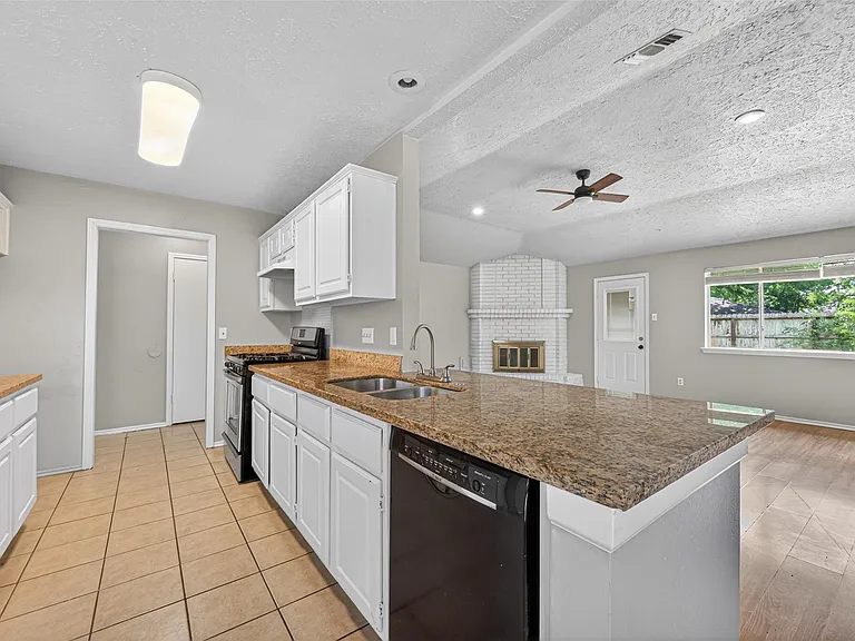 2310 Woodwind Dr — Photo 18