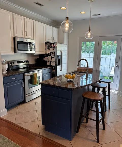 255 Hurston Cir — Photo 2