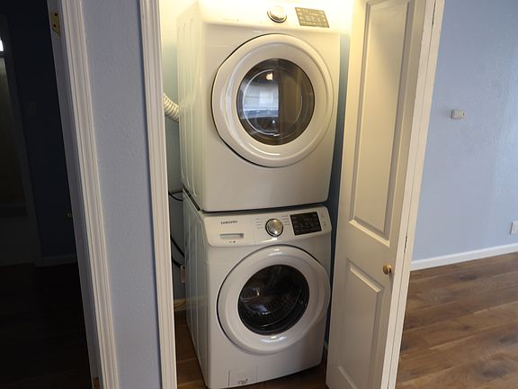 3rd image of 333 N 10th St