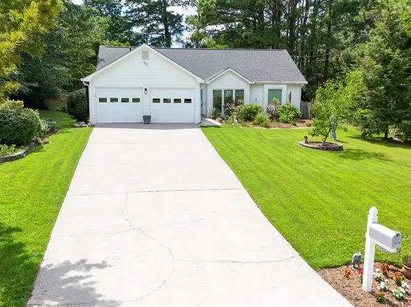 1215 Brookton Dr, Dacula, GA 30019