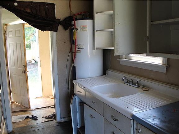 4th image of 524 SE 35th St