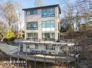 910 Rockhold Dr, Asheville, NC 28804