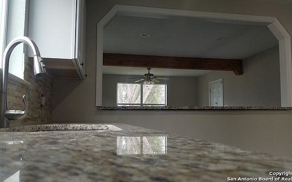 4th image of 854 Vermont St