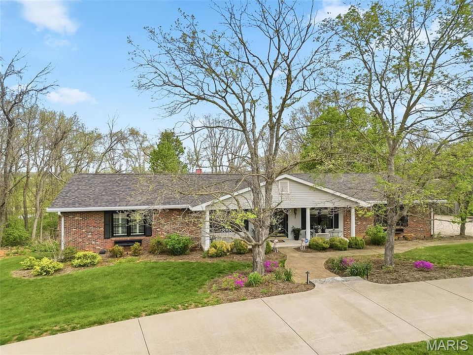 1st image of 127 White Oak Estates Dr