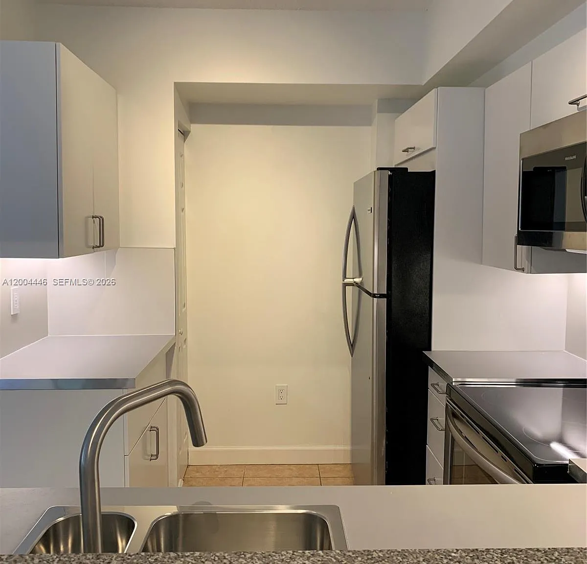 2 bed, 950 sqft, $2,350 — Photo 4