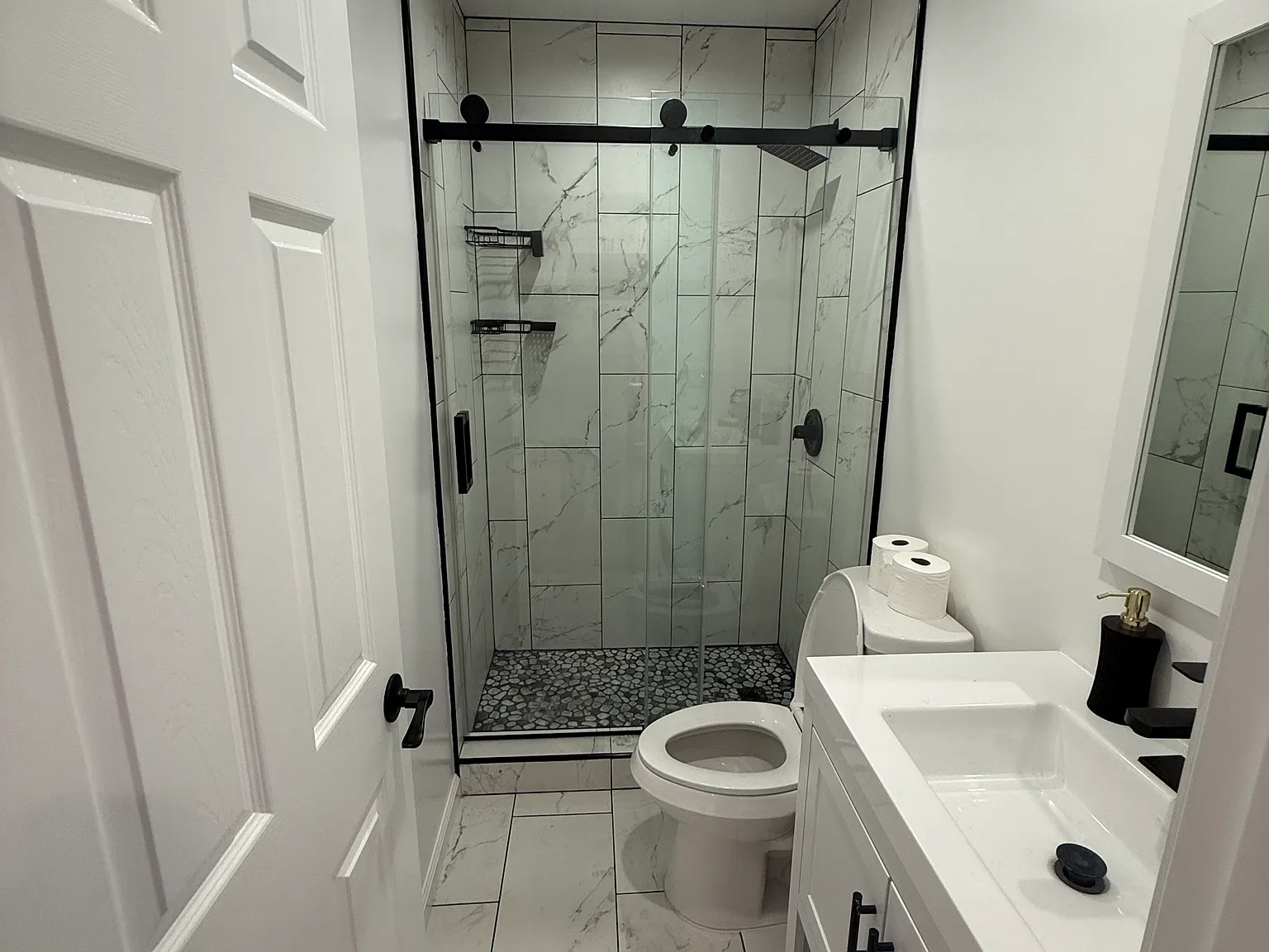 1 bed, 450 sqft, $1,850 — Photo 4