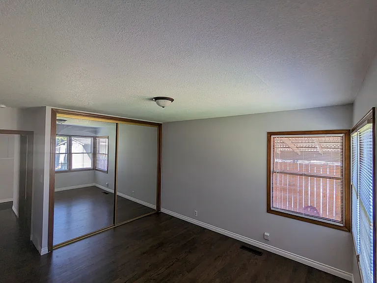 1924 Louisiana St #1 — Photo 5