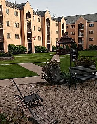 2nd image of 7400 W Lawrence Ave Unit 431
