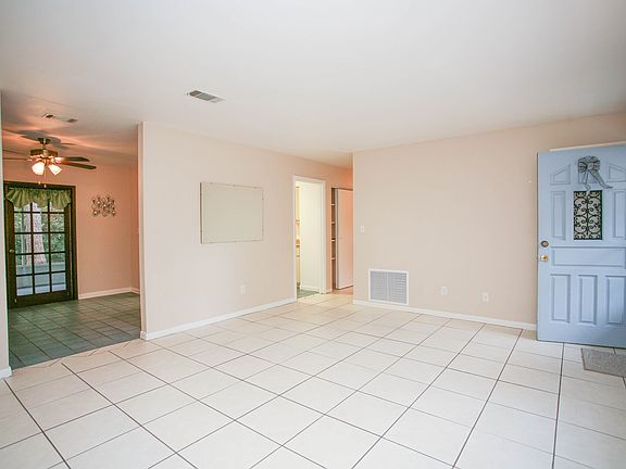 2nd image of 3331 NW 41st Ave