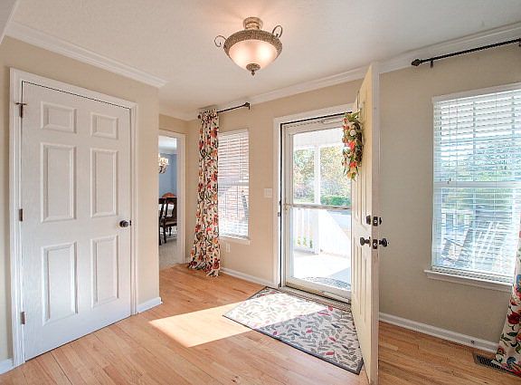3rd image of 1064 Lake Greenwood Dr