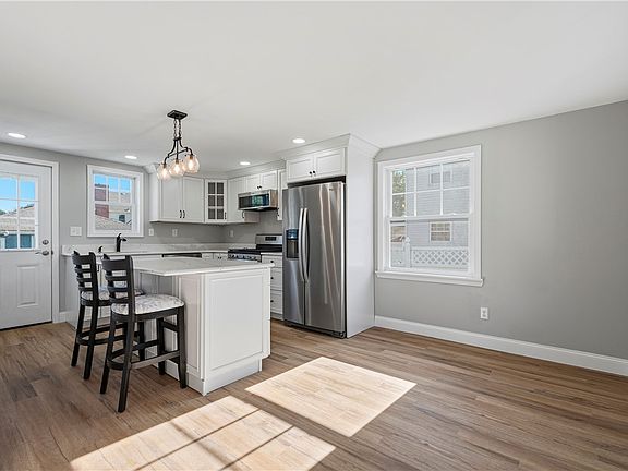 4th image of 629 Grandview Ave