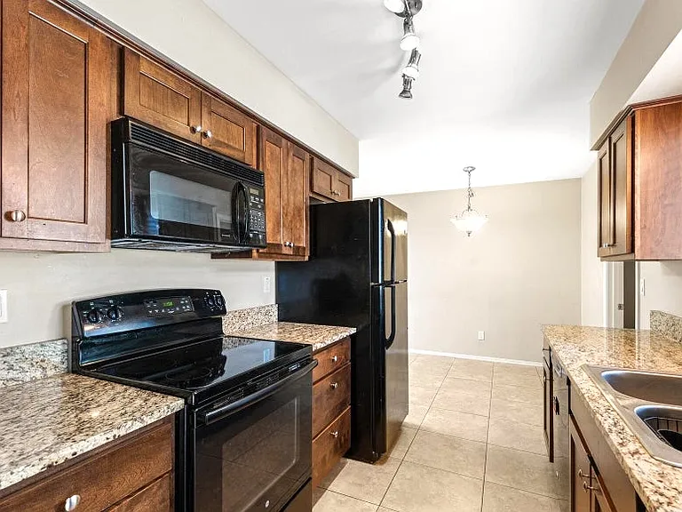 1702 E Gaylon Dr — Photo 12